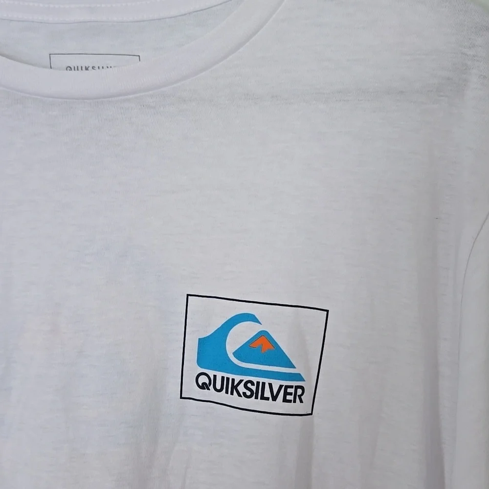 Quiksilver | White Graphic Tee Size Medium NWOT